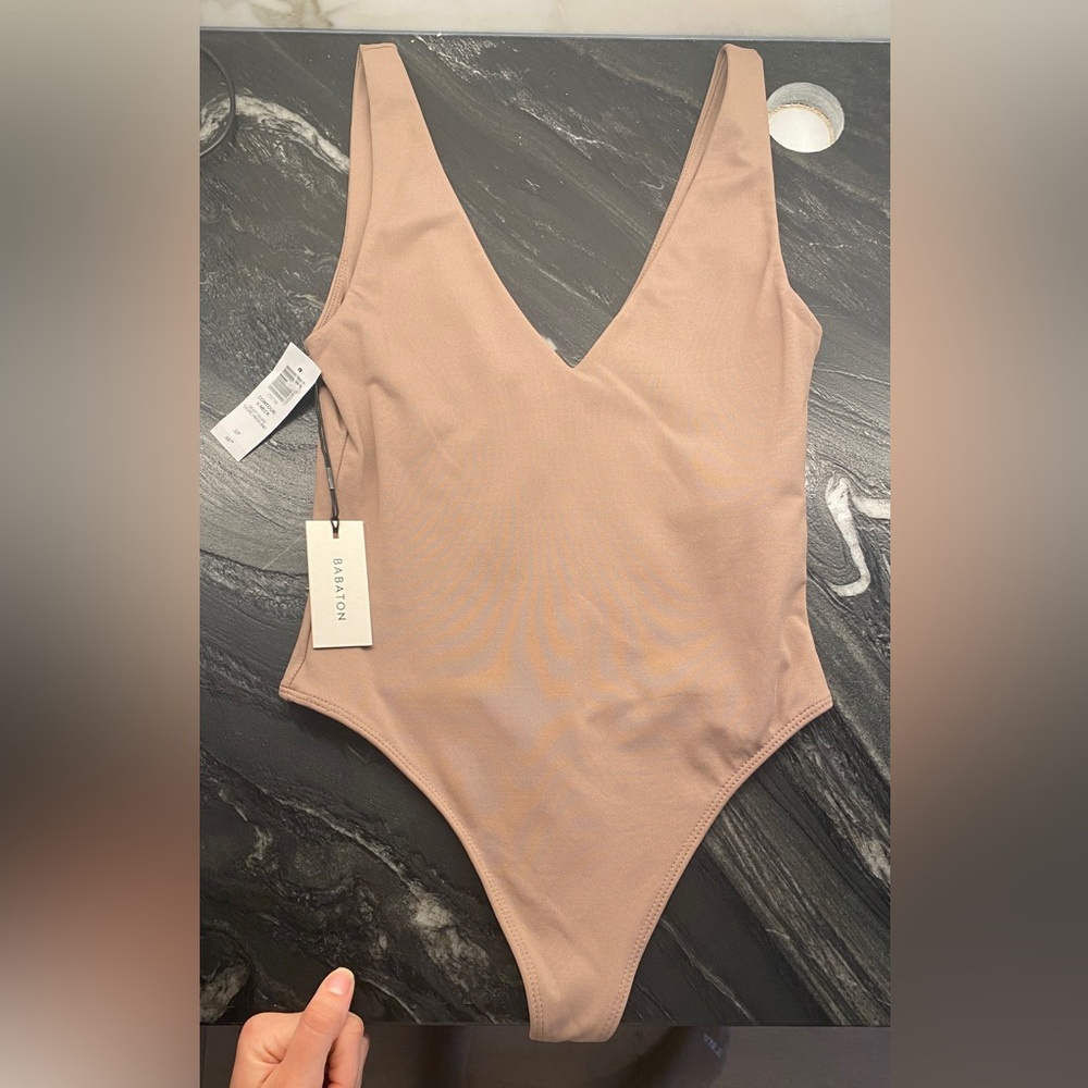 Aritzia, contour, V neck, deep, taupe, thong, bodysuit ! 🩱